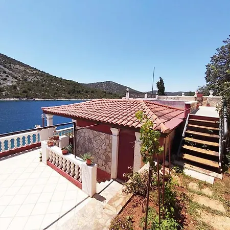 3 - Carmen Apartman *