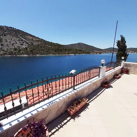 Appartement 3 - Carmen Vinišće