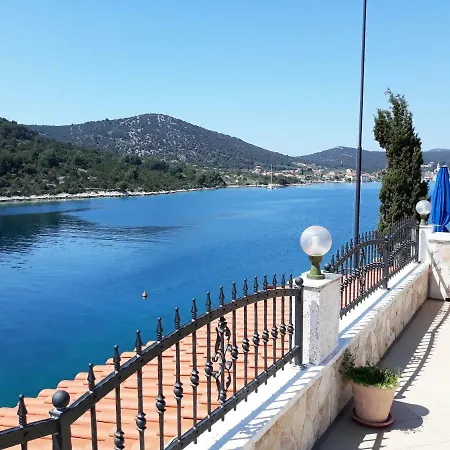 3 - Carmen * Vinišće